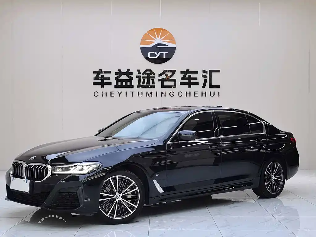 BMW 5 Series 2021 — фото 1
