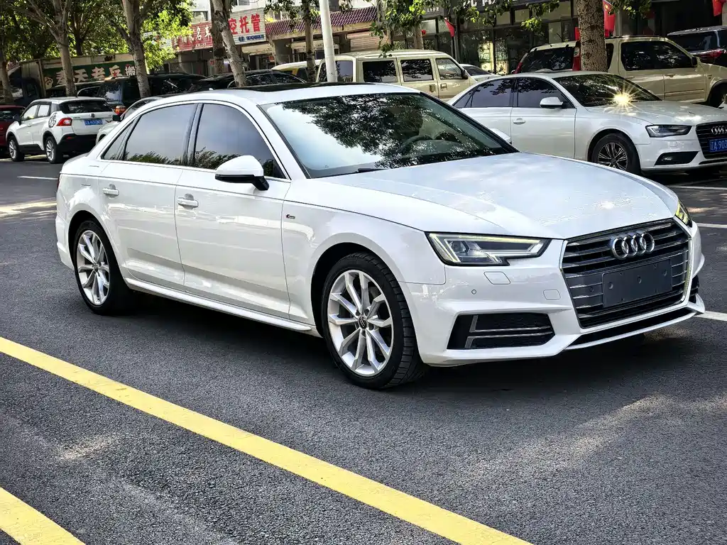 Audi A4L 2018 — фото 3