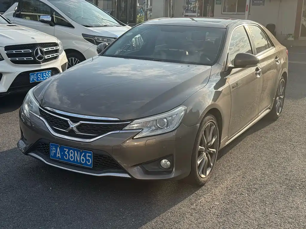 Toyota Reiz 2014