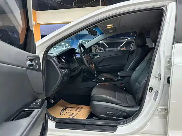 Hyundai Mistra 2014