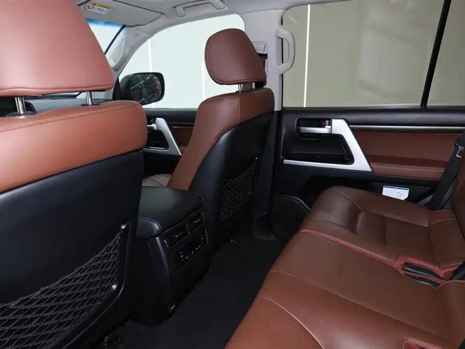 Toyota Land Cruiser 2019 — фото 16
