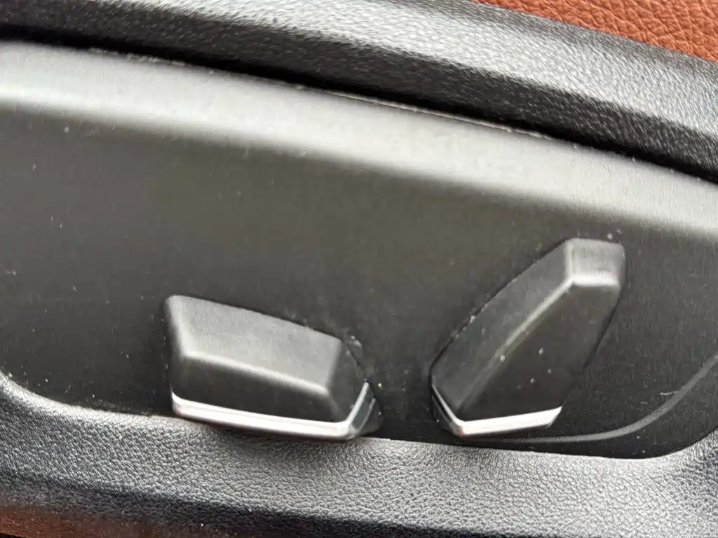 BMW 5 Series 2017 — фото 13