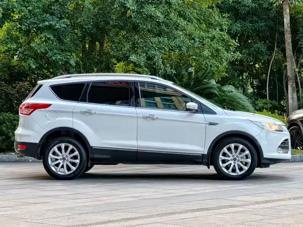 Ford Kuga 2014