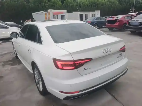 Audi A4L 2020