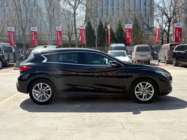 Infiniti QX30 2017