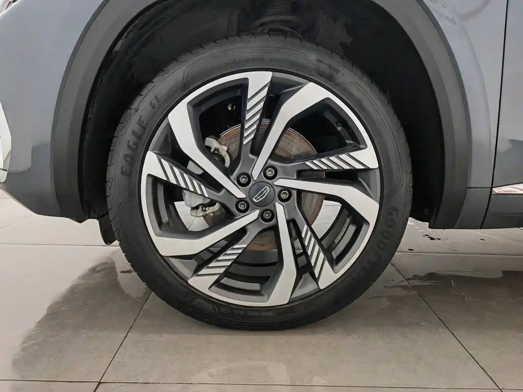 Geely Xingyue L 2023 — фото 17