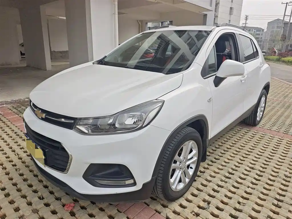 Chevrolet Trax 2017 — фото 1