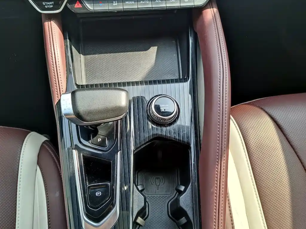 Geely Xingyue L 2023 — фото 10