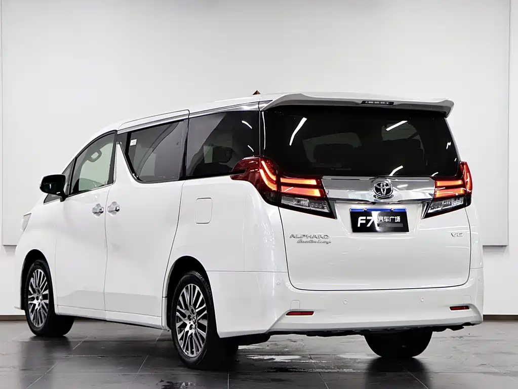Toyota Alphard 2017 — фото 4