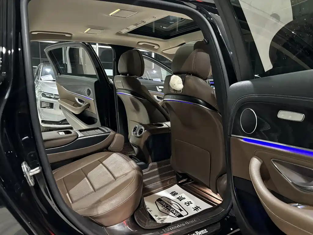 Mercedes-Benz E-Class 2019 — фото 10