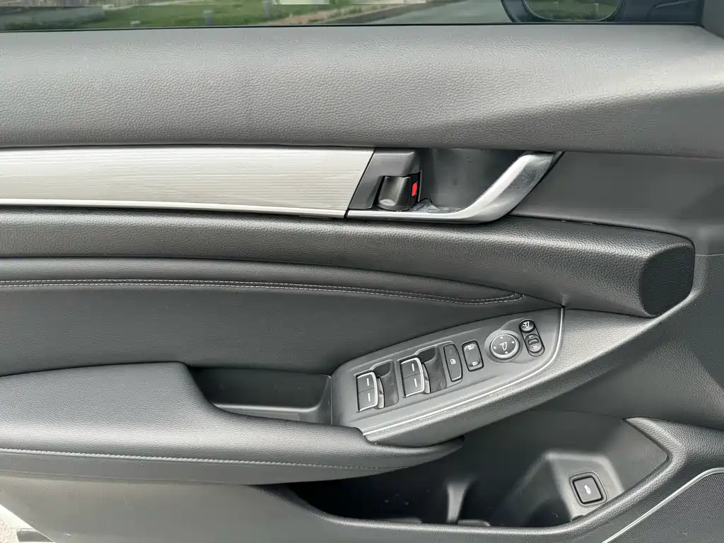 Honda Accord 2023 — фото 12