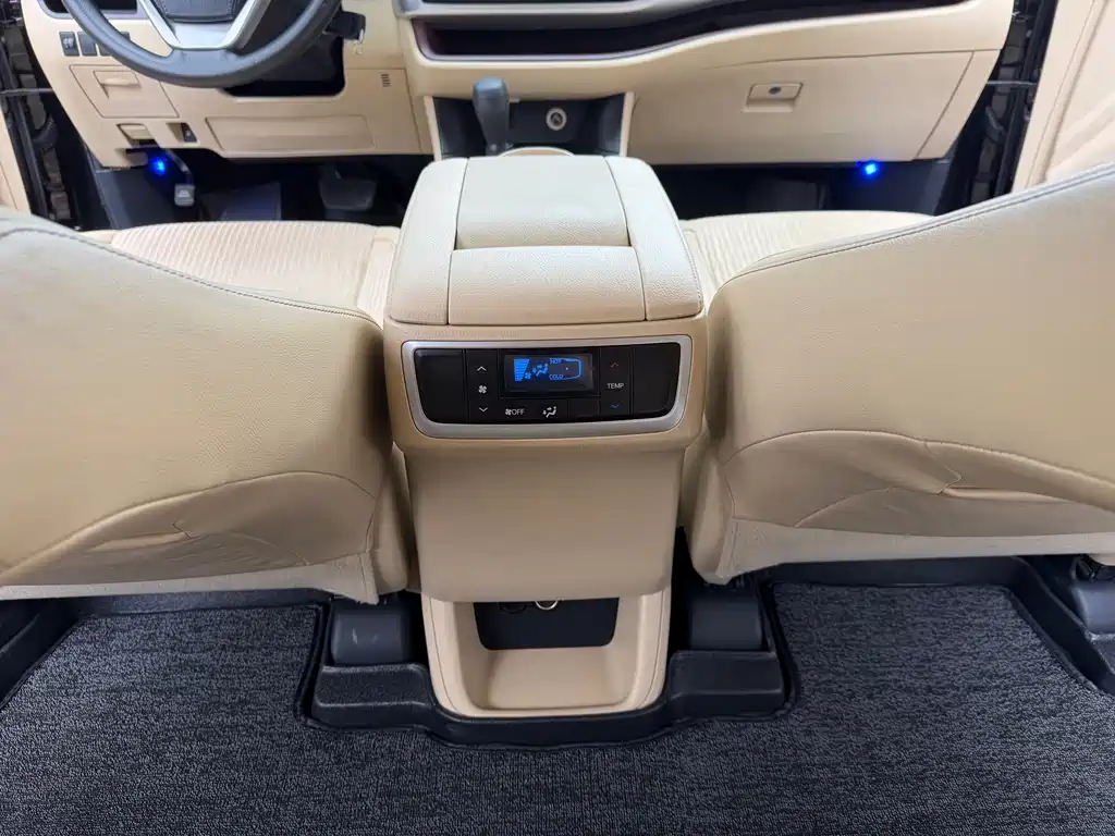 Toyota Highlander 2017 — фото 18