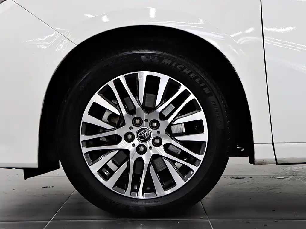Toyota Alphard 2017 — фото 8