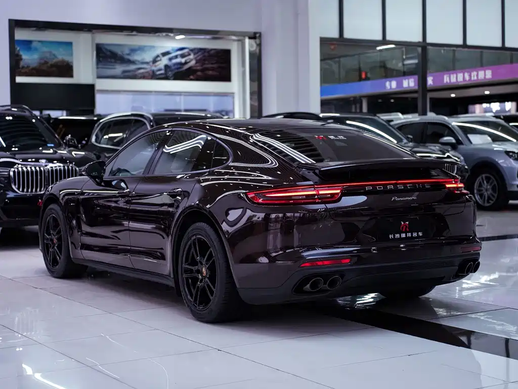 Porsche Panamera 2017 — фото 19