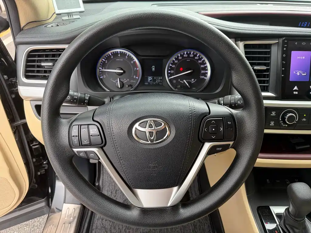 Toyota Highlander 2017 — фото 11
