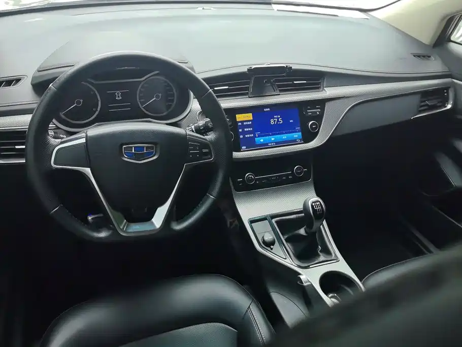 Geely Emgrand GS 2017 — фото 12