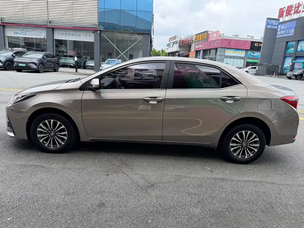 Toyota Corolla 2019 — фото 10