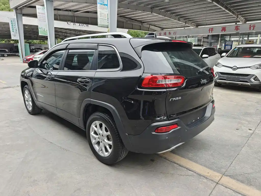 Jeep Cherokee 2018 — фото 5