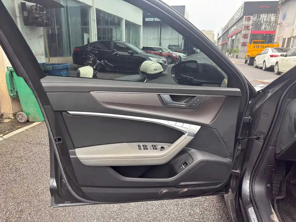 Audi A6L 2021