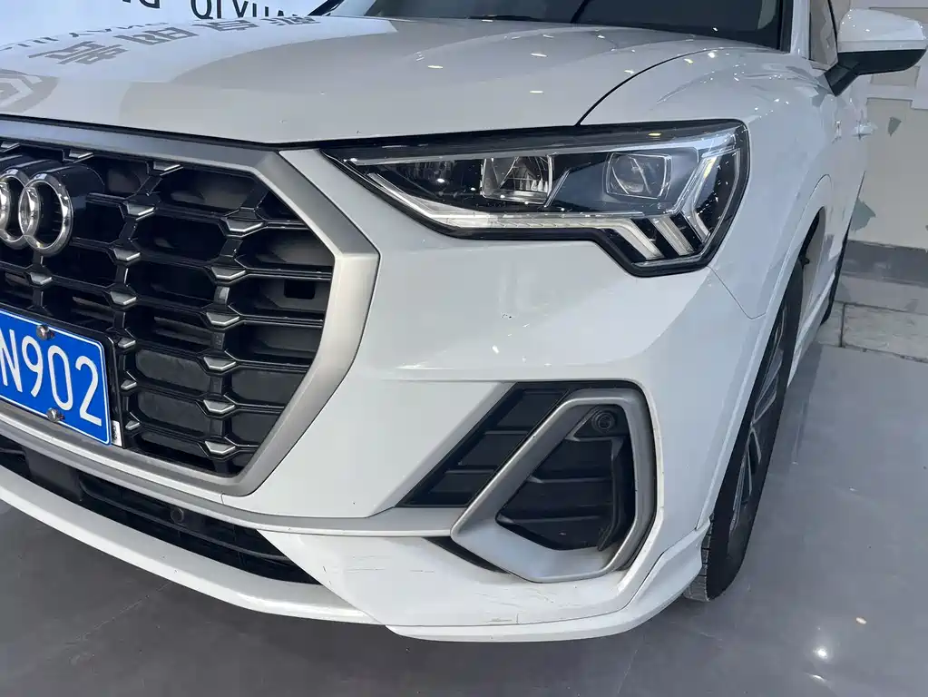 Audi Q3 2021 — фото 19