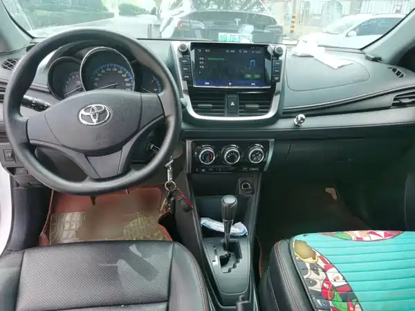 Toyota Yaris L 2017