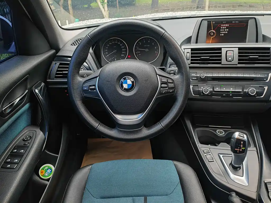 BMW 1 Series 2012 — фото 11