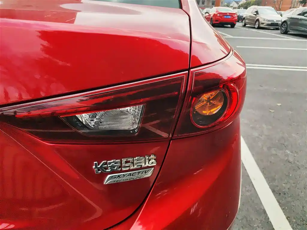 Mazda 3 Axela 2015 — фото 8