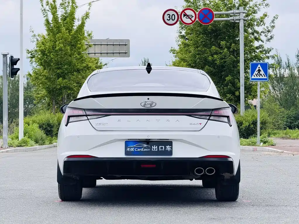 Hyundai Elantra 2023 — фото 5
