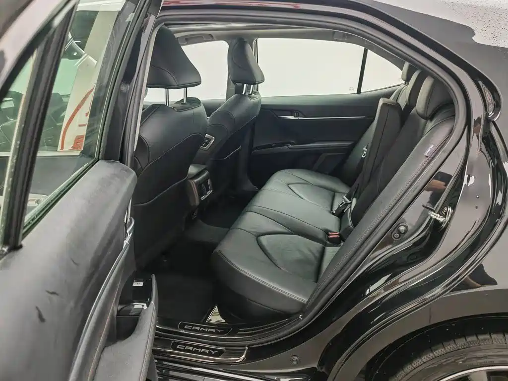Toyota Camry 2022 — фото 15