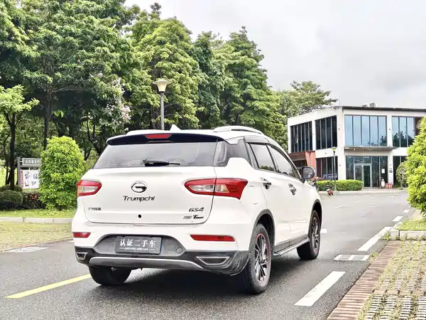 GAC Trumpchi GS4 2015