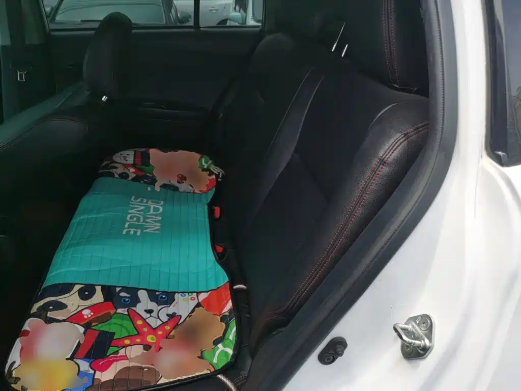 Toyota Yaris L 2017 — фото 13