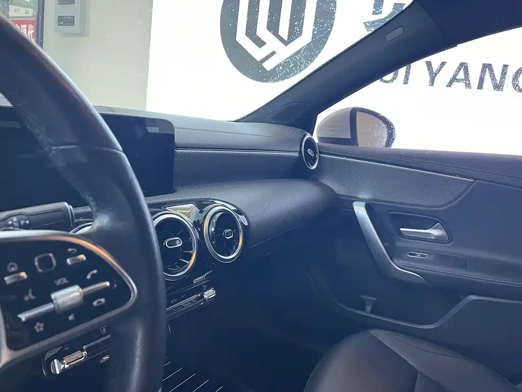 Mercedes-Benz A-Class 2023 — фото 10