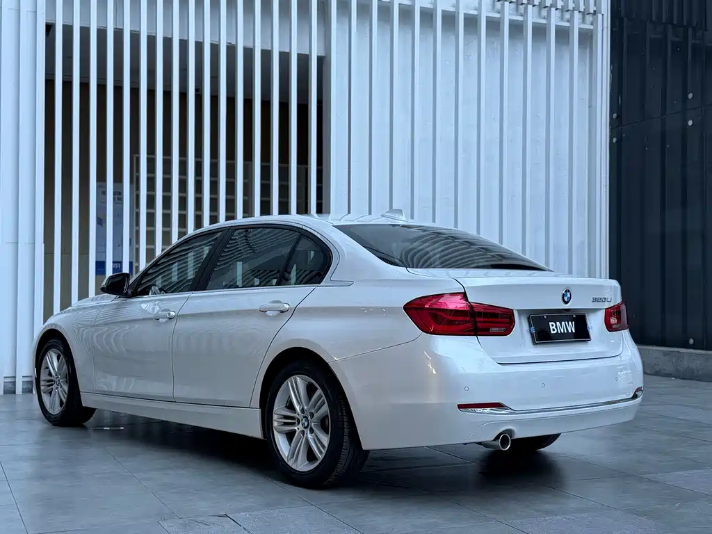 BMW 3 Series 2022 — фото 12