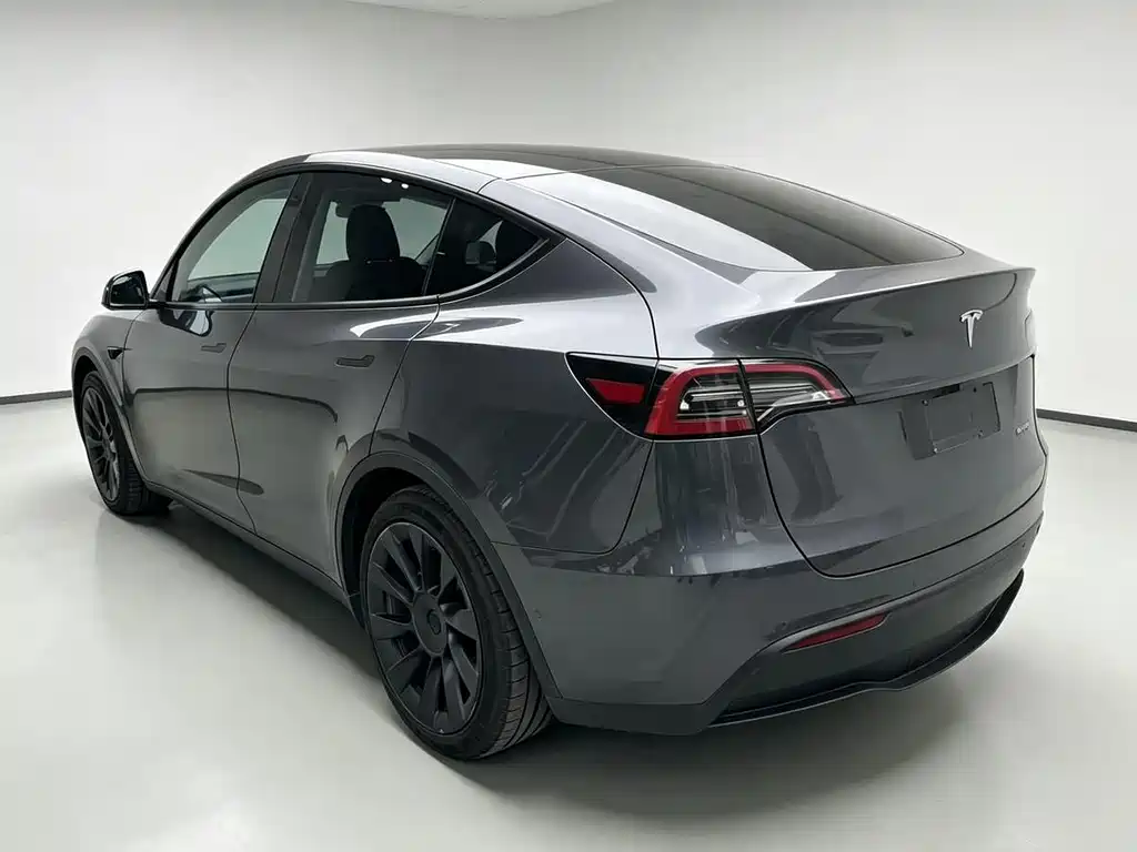 Tesla Model Y 2022 — фото 4