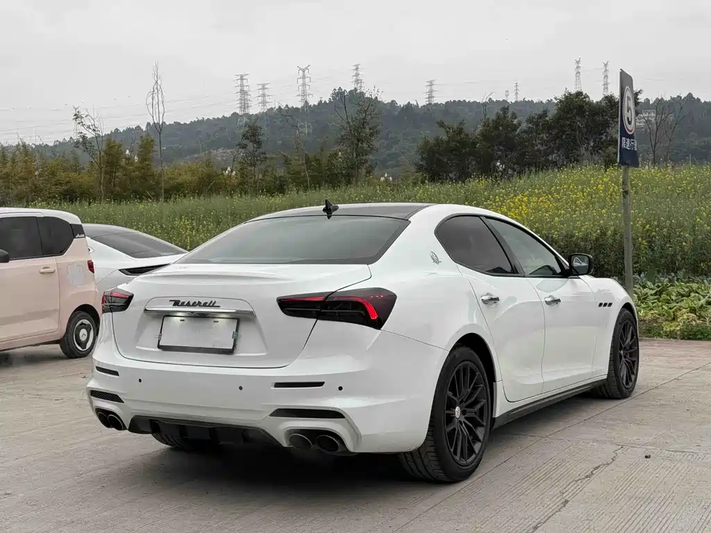 Maserati Ghibli 2014 — фото 18