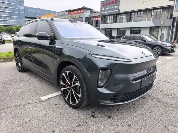 NIO ES8 2023