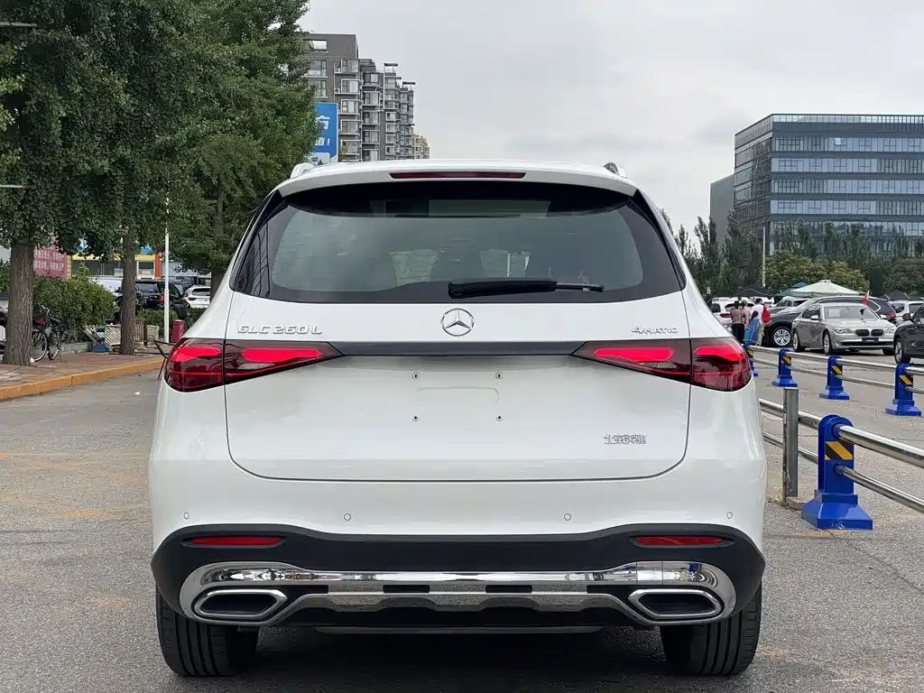 Mercedes-Benz GLC 2023