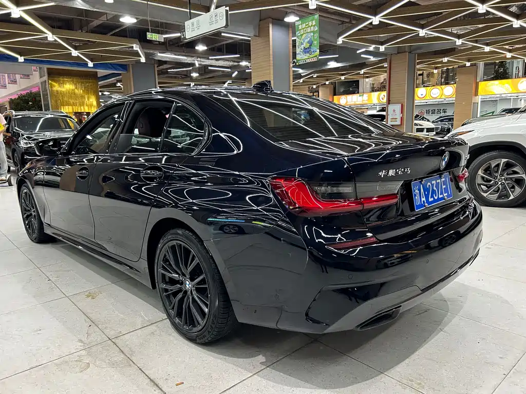 BMW 3 Series 2021 — фото 11