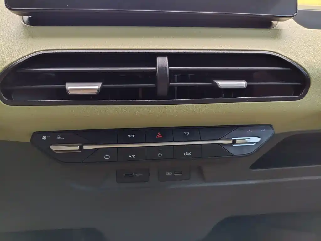 Geely Galaxy Panda 2024 — фото 18