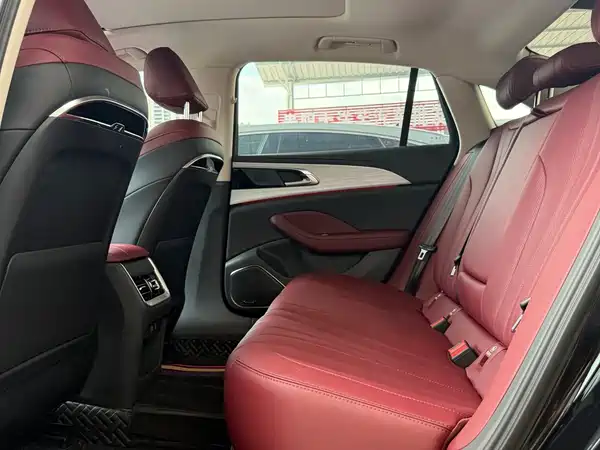 Hongqi H5 2025