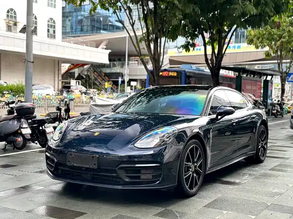 Porsche Panamera 2022