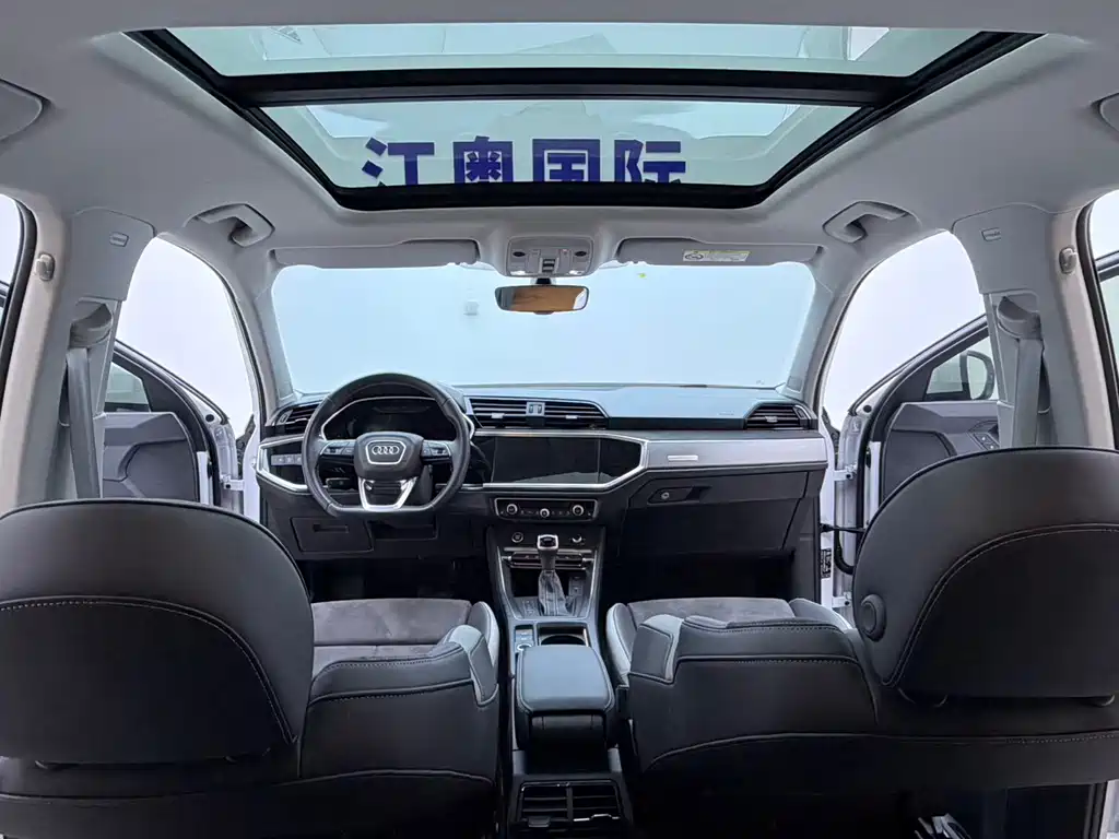 Audi Q3 2023 — фото 14
