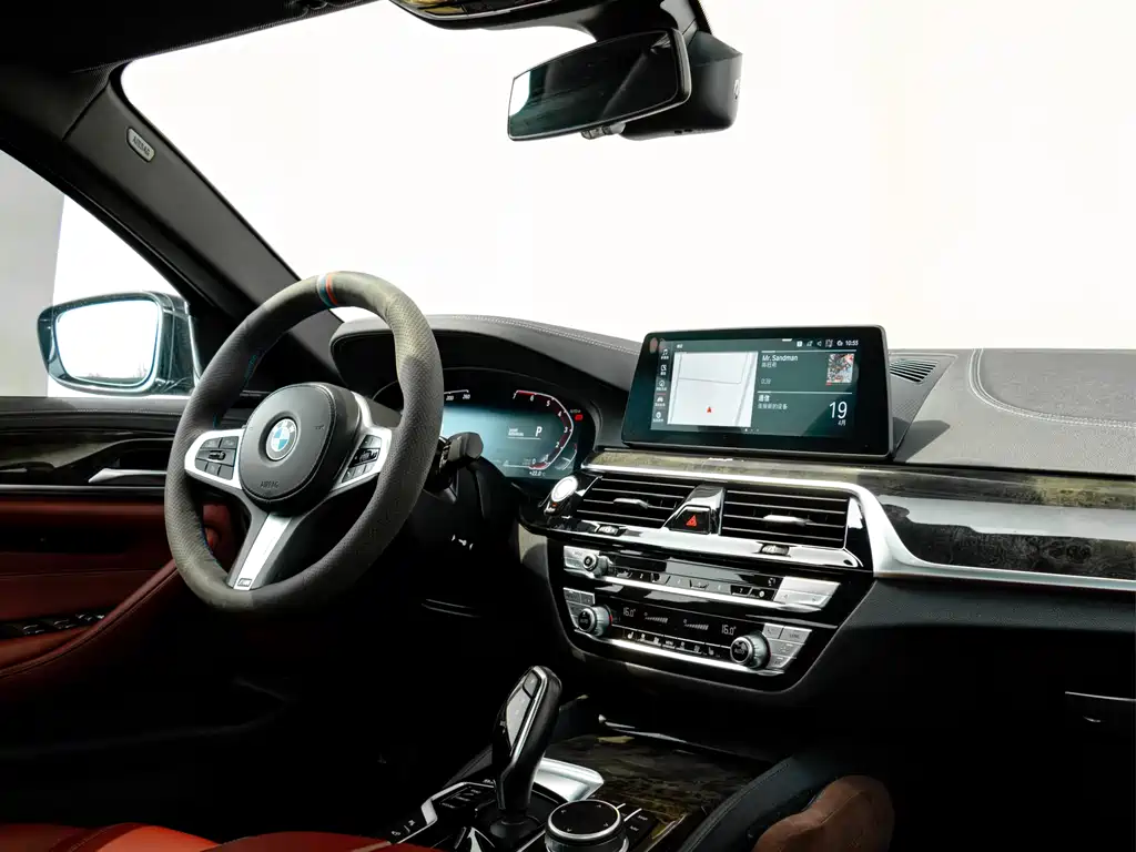 BMW 5 Series 2020 — фото 12