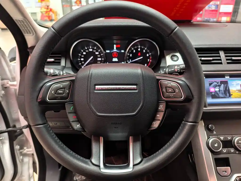Land Rover Evoque 2017 — фото 13