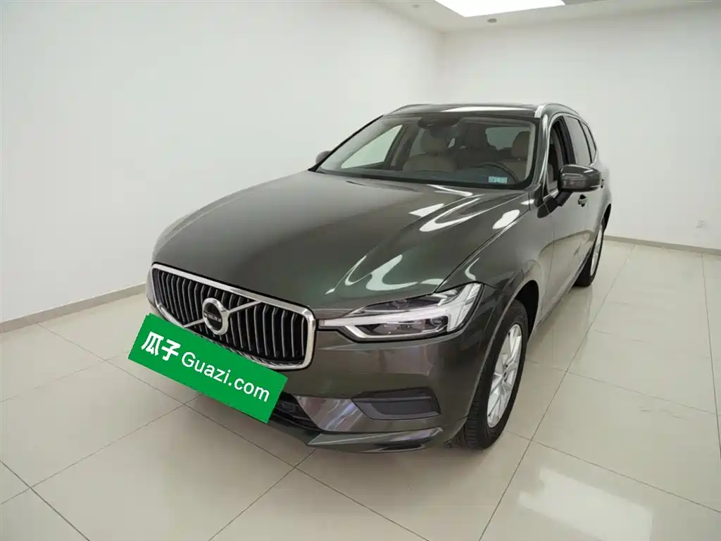 Volvo XC60 2019 — фото 1