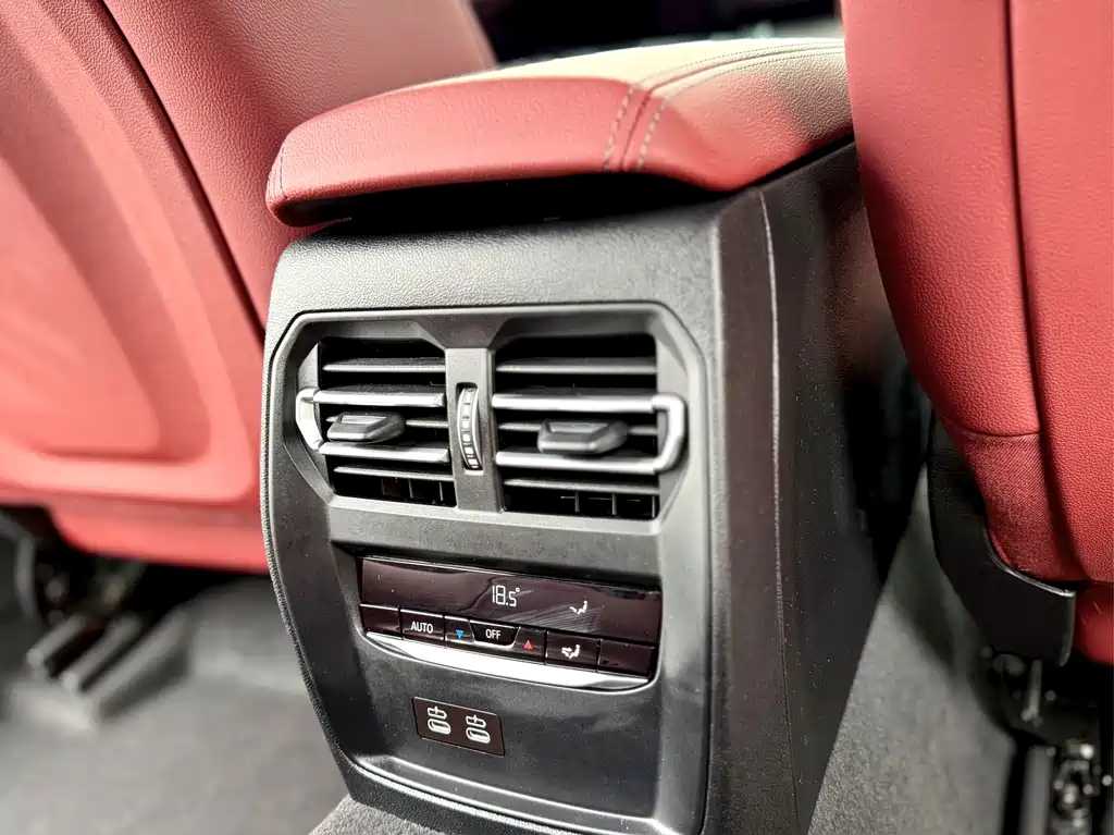 BMW 3 Series 2023 — фото 19