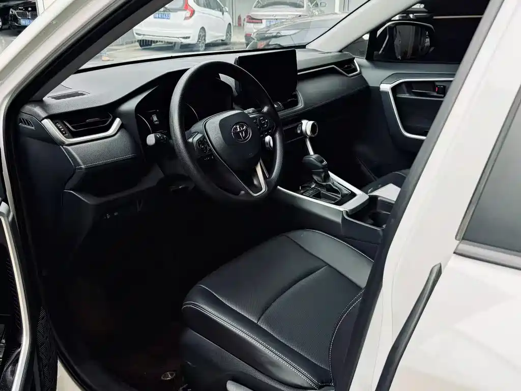 Toyota RAV4 2024