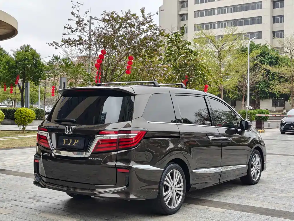 Honda Elysion 2018 — фото 15