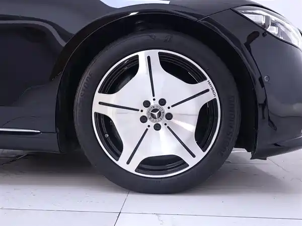 Mercedes-Benz S-Class 2024