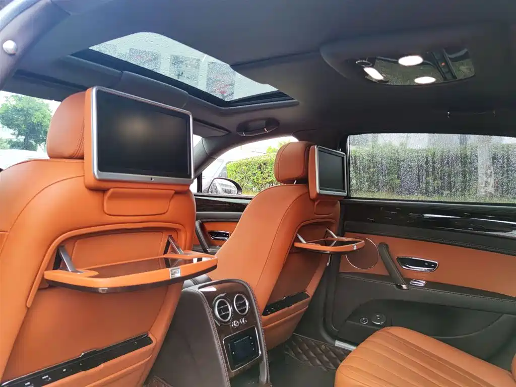 Bentley Flying Spur 2014 — фото 12